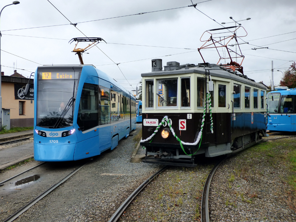 Острава, Двухосный моторный KPS № 50; Острава, Stadler Tango NF2 № 1705