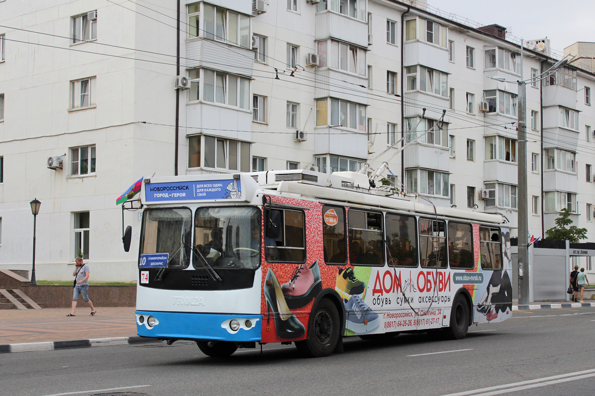 Новороссийск, ЗиУ-682Г-016.04 № 74 Новороссийск, ЗиУ-682Г-016.04 № 74