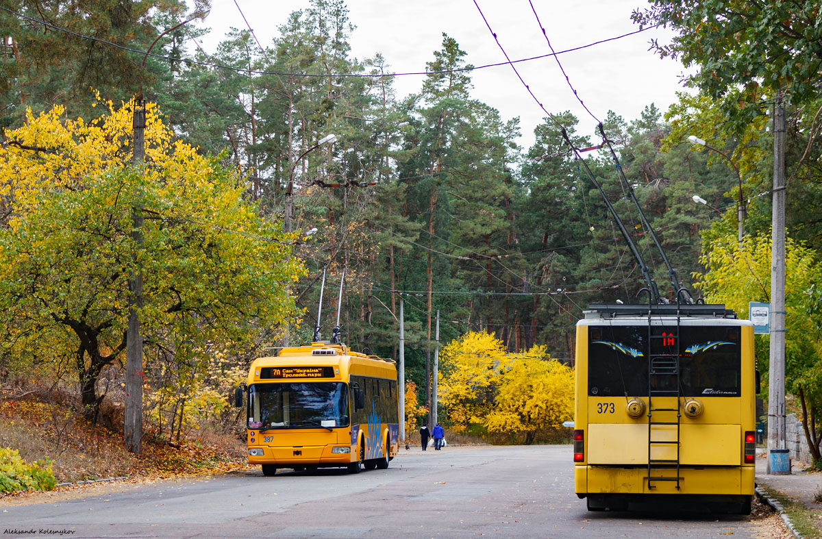Черкассы, БКМ 321 № 387; Черкассы, ЛАЗ E183D1 № 373
