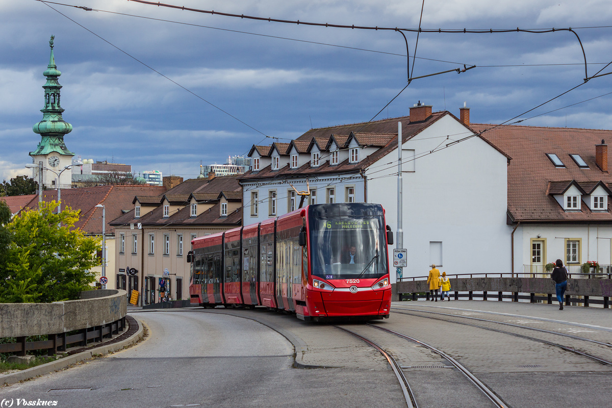 Братислава, Škoda 30T ForCity Plus № 7520