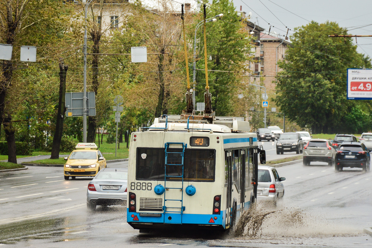 Moskva, SVARZ-MAZ-6235.00 № 8888