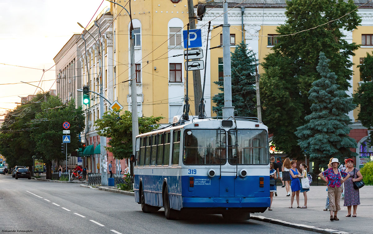 Черкассы, ЗиУ-682УА № 319