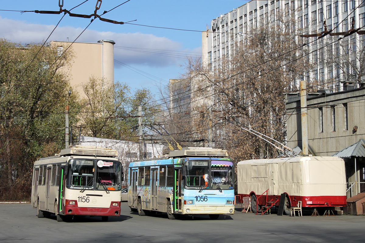 Челябинск, ЛиАЗ-5280 (ВЗТМ) № 1156; Челябинск, ЛиАЗ-5280 (ВЗТМ) № 1056; Челябинск, КТГ-1 № 303; Челябинск — Конечные станции и кольца