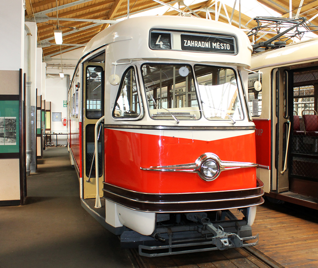 Прага, Tatra T2 № 6002