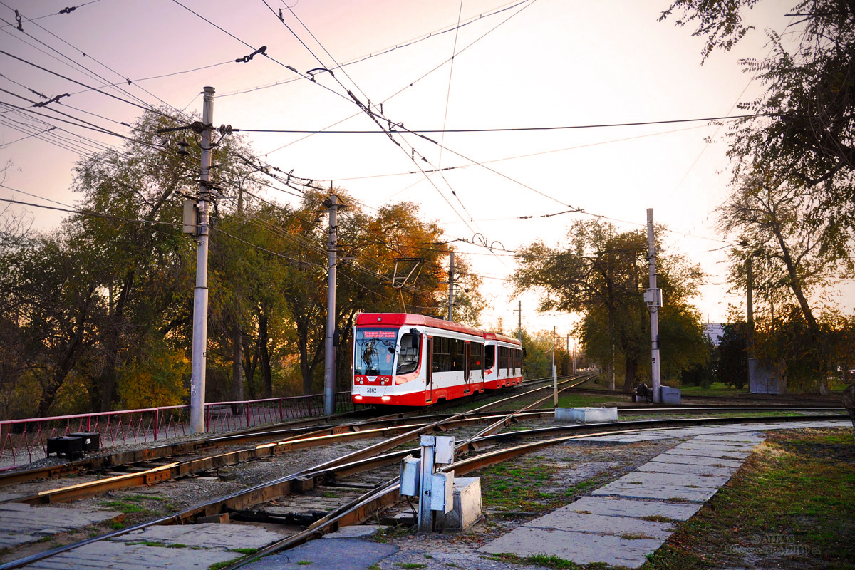 Volgograd, 71-623-03 N°. 5862; Volgograd, 71-623-03 N°. 5863