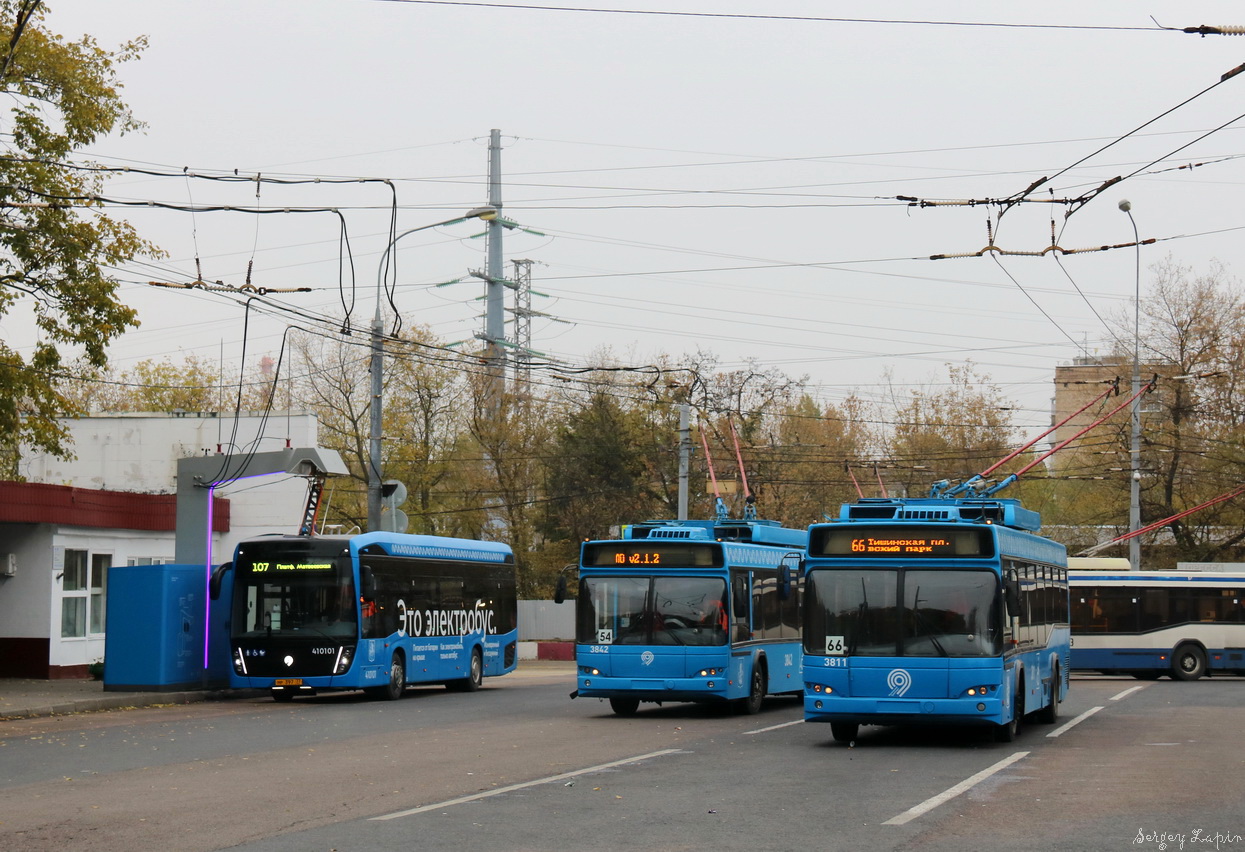 Москва, КАМАЗ-6282 № 410101; Москва, СВАРЗ-МАЗ-6235.00 № 3811