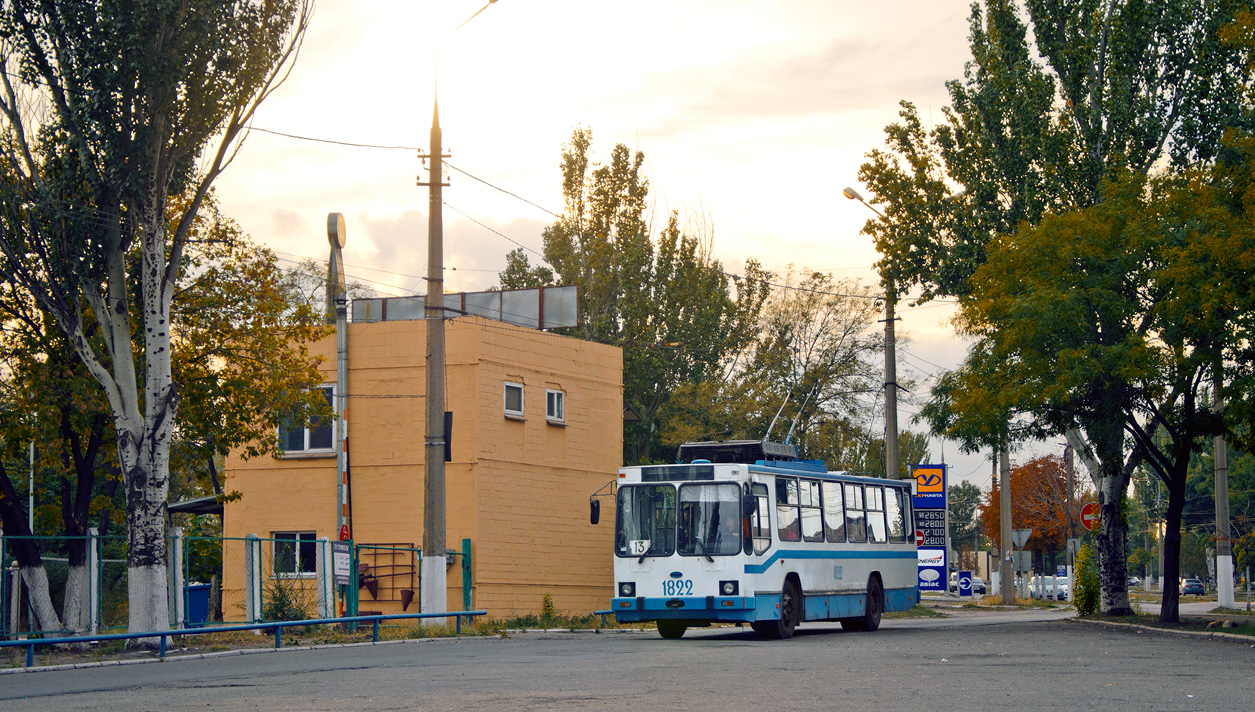 Мариуполь, ЮМЗ Т2 № 1822