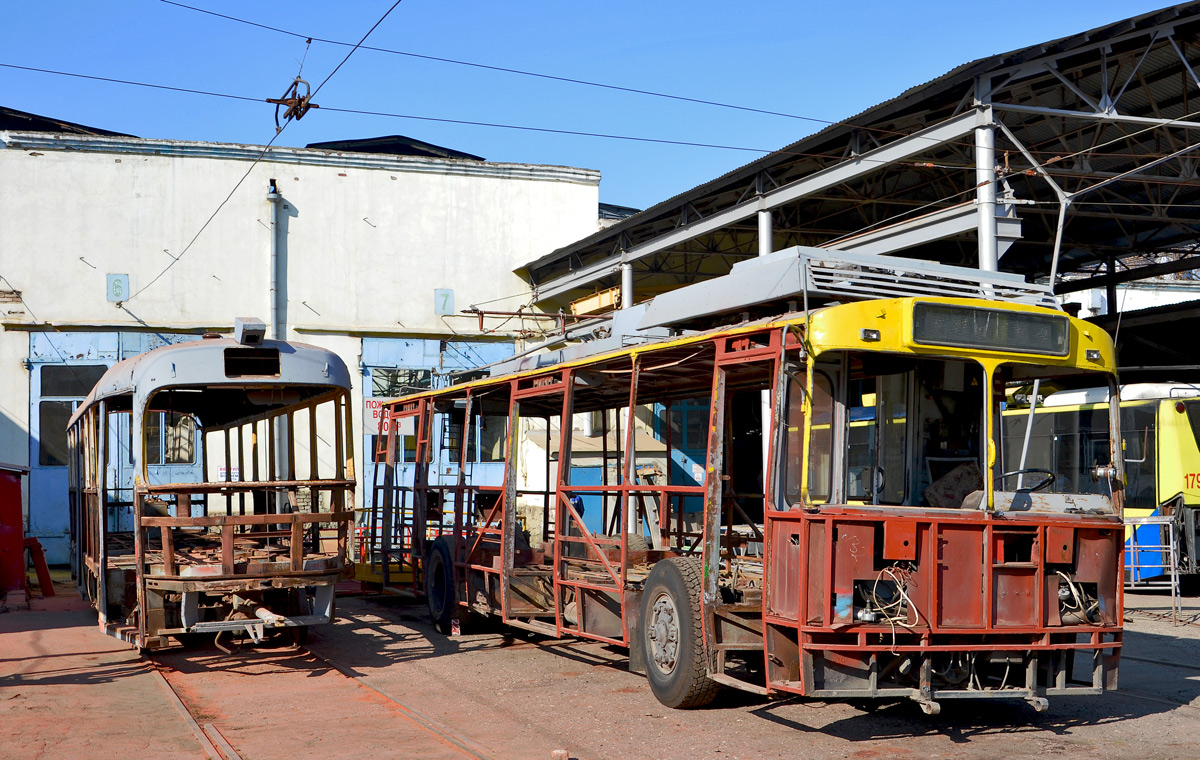Краснодар, Tatra T3SU № 053; Краснодар, ЗиУ-682Г-017 [Г0Н] № 223