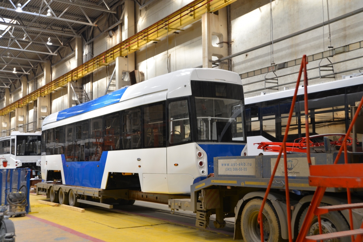 Евпатория, 71-411 № б/н (зав.400); Екатеринбург — Завод «Уралтрансмаш»