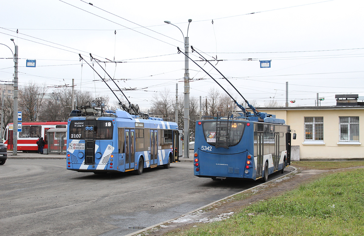 Санкт-Петербург, БКМ 32100D № 2107; Санкт-Петербург, ВМЗ-5298.01 «Авангард» № 5342; Санкт-Петербург — Конечные станции и разворотные кольца