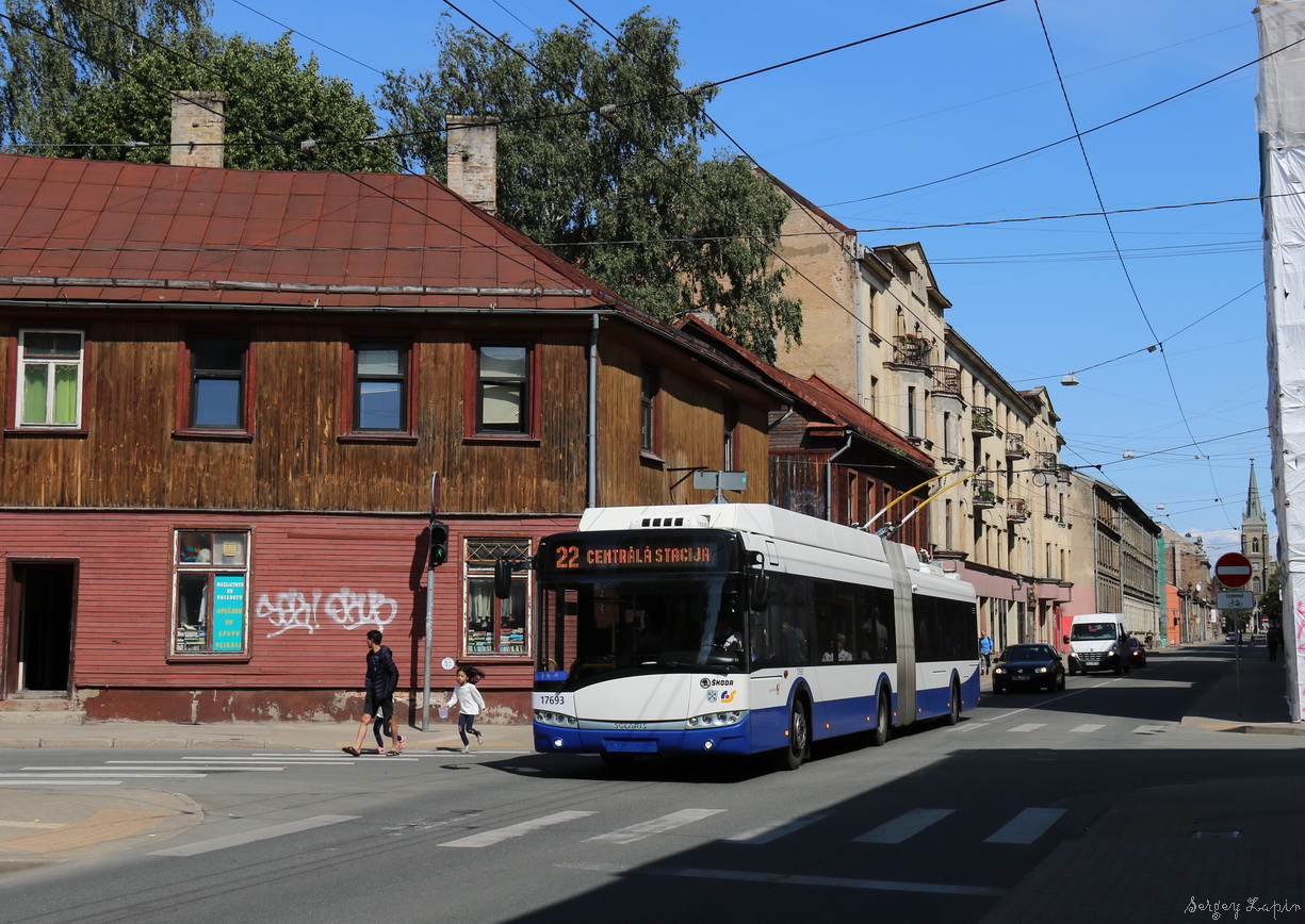 Рига, Škoda 27Tr Solaris III № 17693