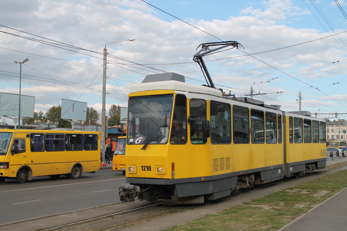 Львов, Tatra KT4DM № 1210