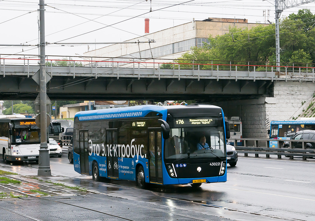 Москва, КАМАЗ-6282 № 430221