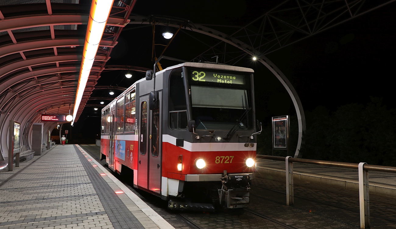 Прага, Tatra T6A5 № 8727