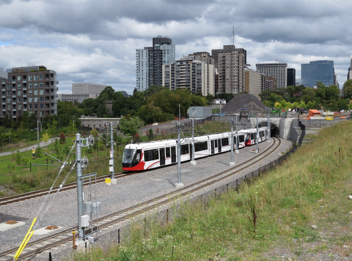 Оттава, Alstom Citadis Spirit № 1106; Оттава — Линия 1 (Confederation Line) — Линия лёгкого метро — Инфраструктура