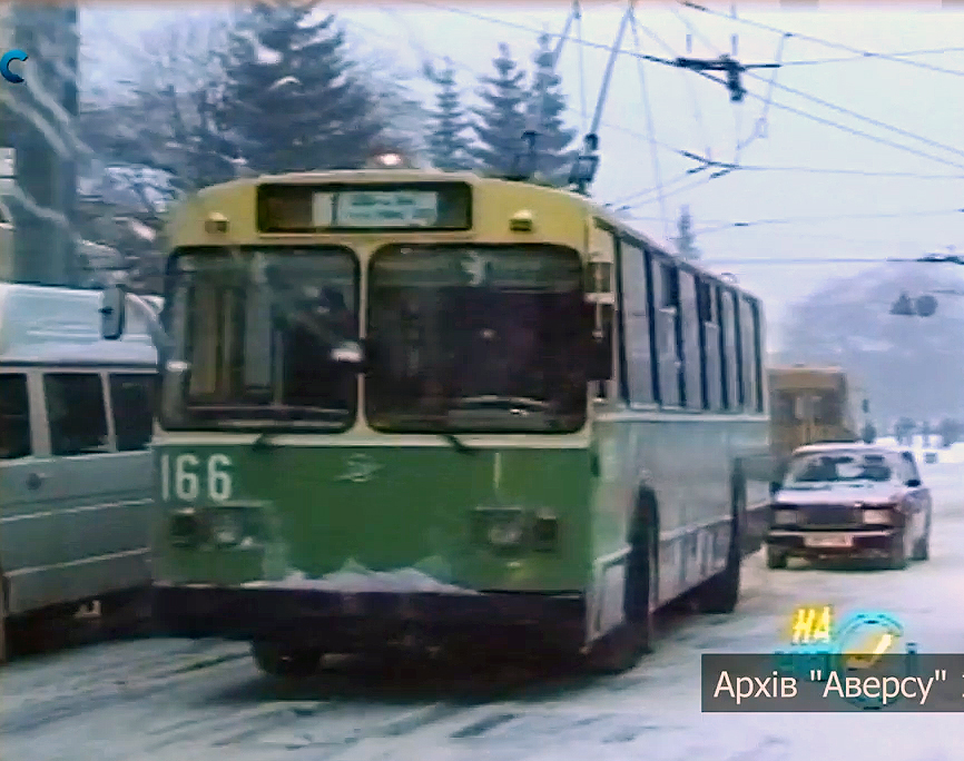 Lutsk, ZiU-682V-012 [V0A] # 166; Lutsk — Screenshots from video
