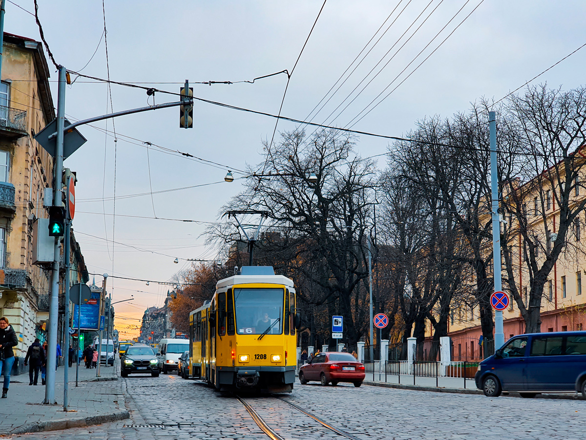 Львов, Tatra KT4DM № 1208