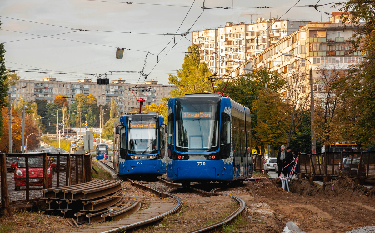 Киев, PESA 71-414К (Fokstrot) № 792; Киев, PESA 71-414К (Fokstrot) № 770; Киев — Реконструкция скоростного трамвая: нескоростной участок; Киев — Трамвайные линии: Скоростной трамвай