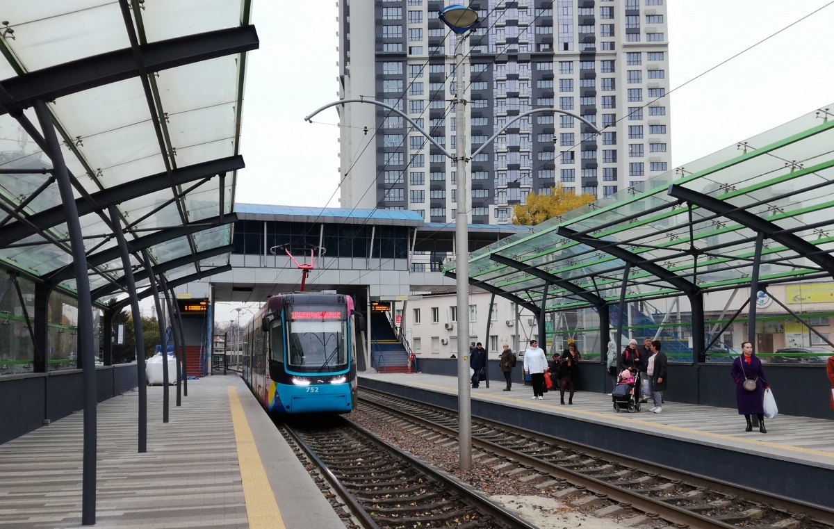 Киев — Остановочные знаки, павильоны и таблички; Киев — Трамвайные линии: Скоростной трамвай Киев — Остановочные знаки, павильоны и таблички; Киев — Трамвайные линии: Скоростной трамвай