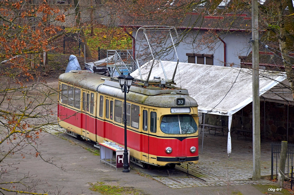 Kaliningrad, Duewag GT6 # 442; Kaliningrad — Friedland gate Museum Kaliningrad, Duewag GT6 # 442; Kaliningrad — Friedland gate Museum