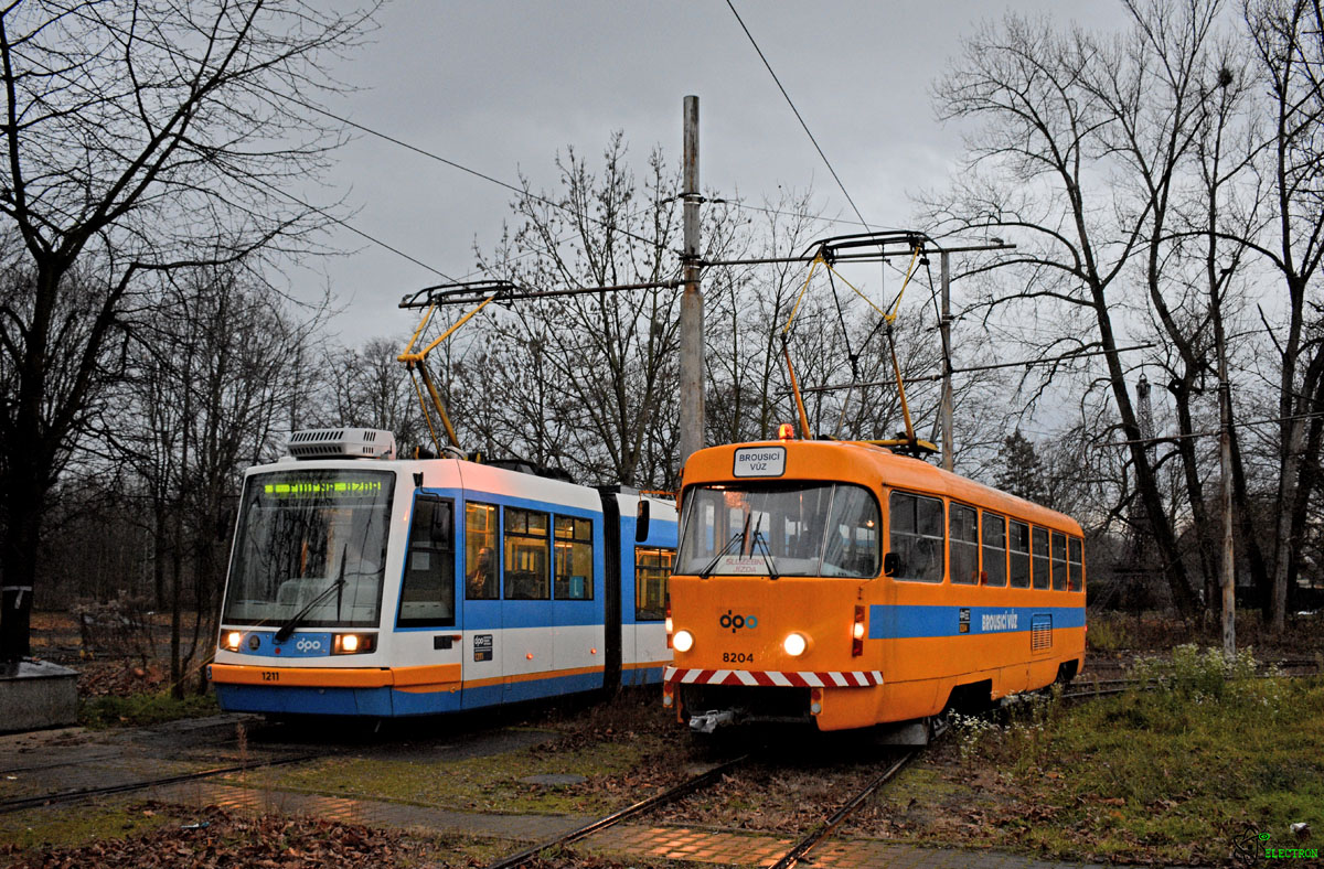 Острава, Škoda 03T4 Astra № 1211; Острава, Tatra T3 № 8204