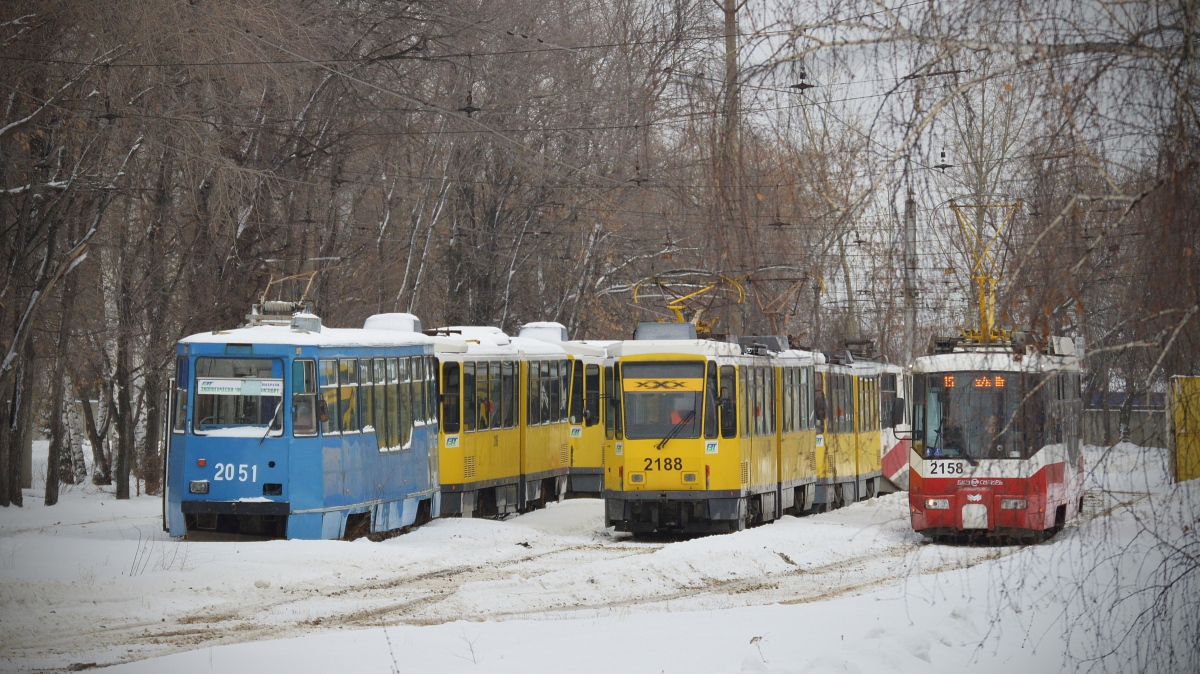 Новосибирск, 71-605 (КТМ-5М3) № 2051; Новосибирск, Tatra KT4DM № 2188