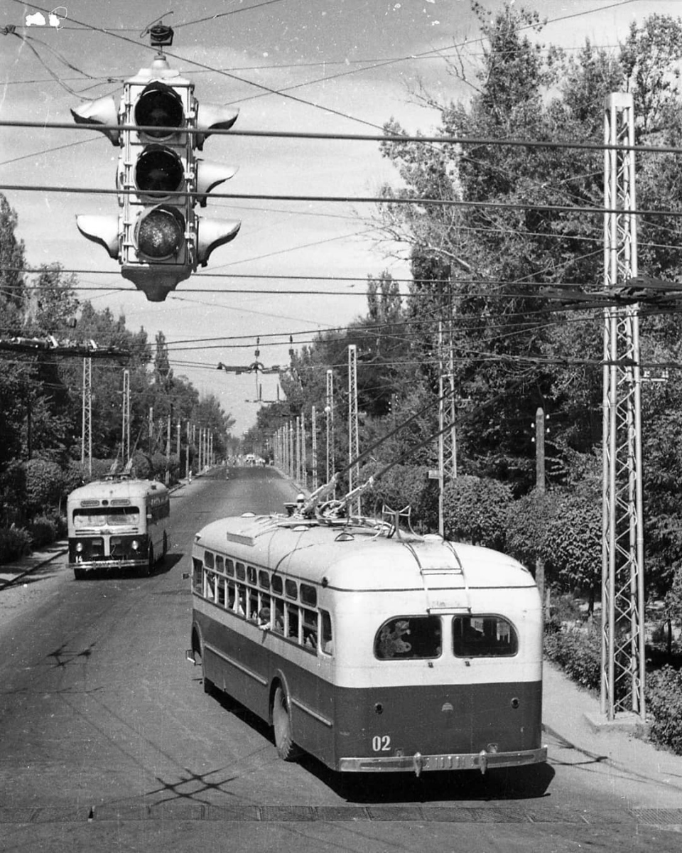 Bișkek, MTB-82D Nr. 14; Bișkek, MTB-82D Nr. 02; Bișkek — Old photos