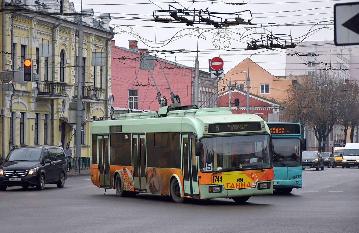 Гомель, БКМ 32102 № 1744