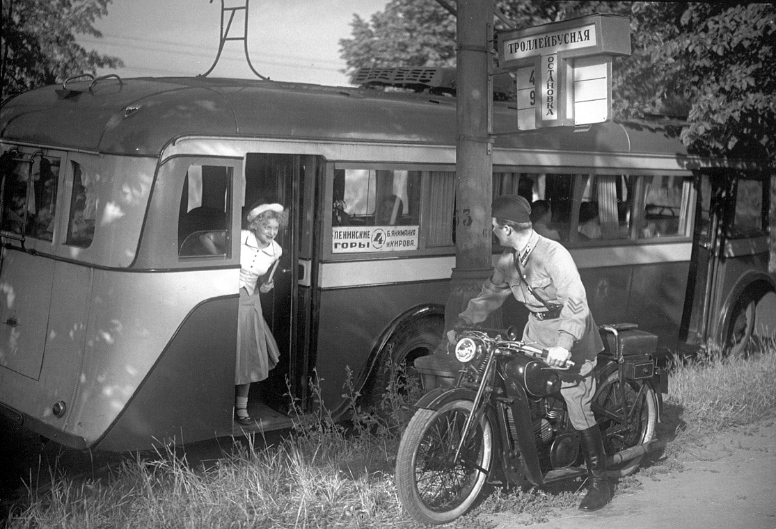 Москва — Исторические фотографии — Трамвай и Троллейбус (1921-1945); Москва — Троллейбусы в кинофильмах