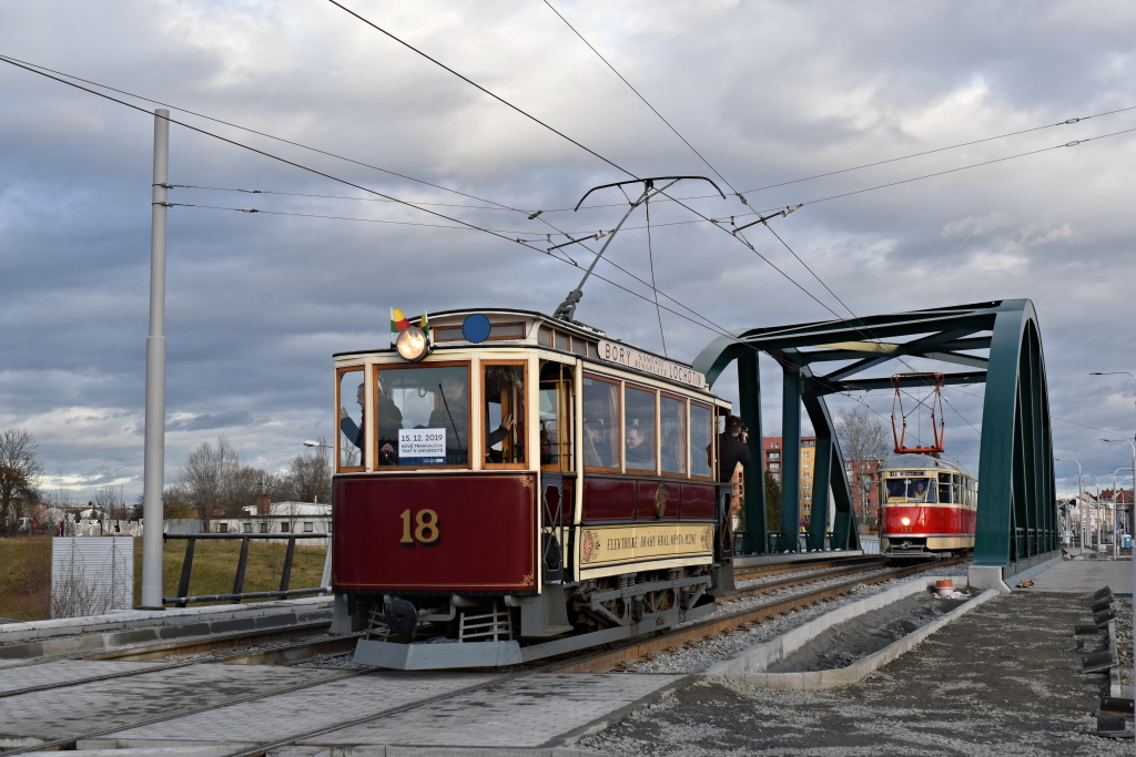 Пльзень, Двухосный моторный Křižík № 18; Пльзень — Строительство и открытие трамвайной линии на Борска Поле