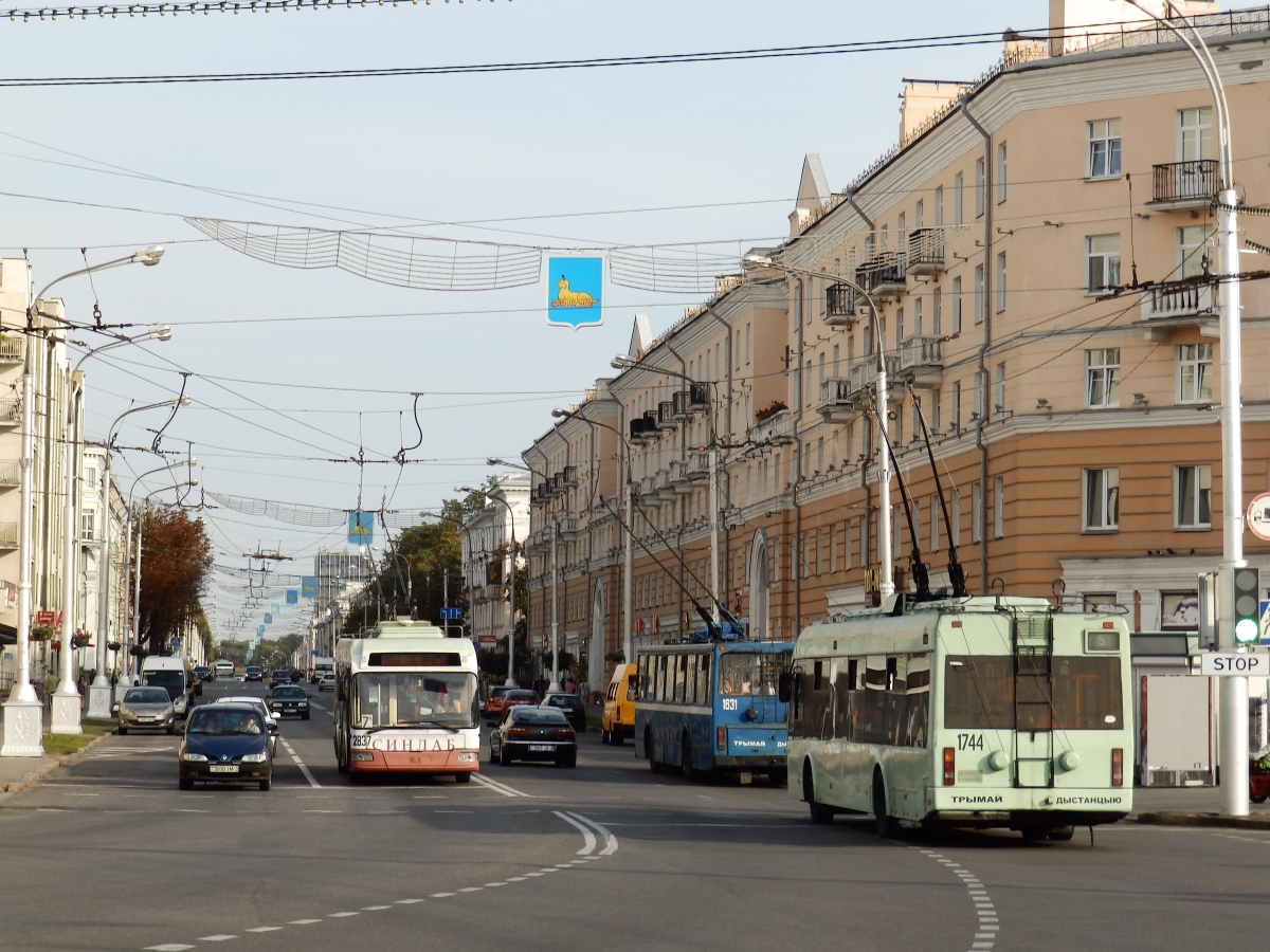 Гомель, БКМ 32102 № 1744