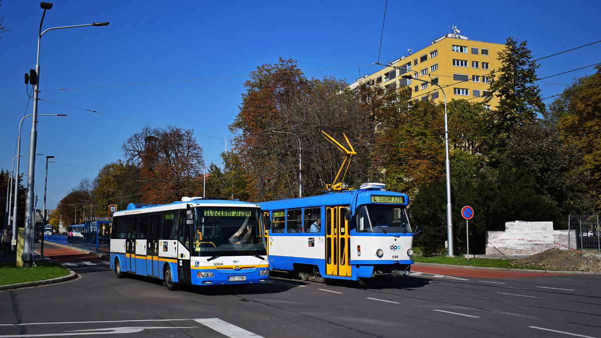 Ostrava, SOR EBN 10.5 № 5004; Ostrava, Tatra T3R.P № 996