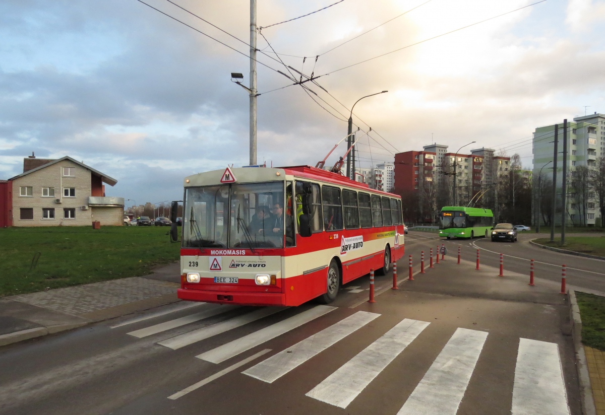 Каунас, Škoda 14Tr02 № 239