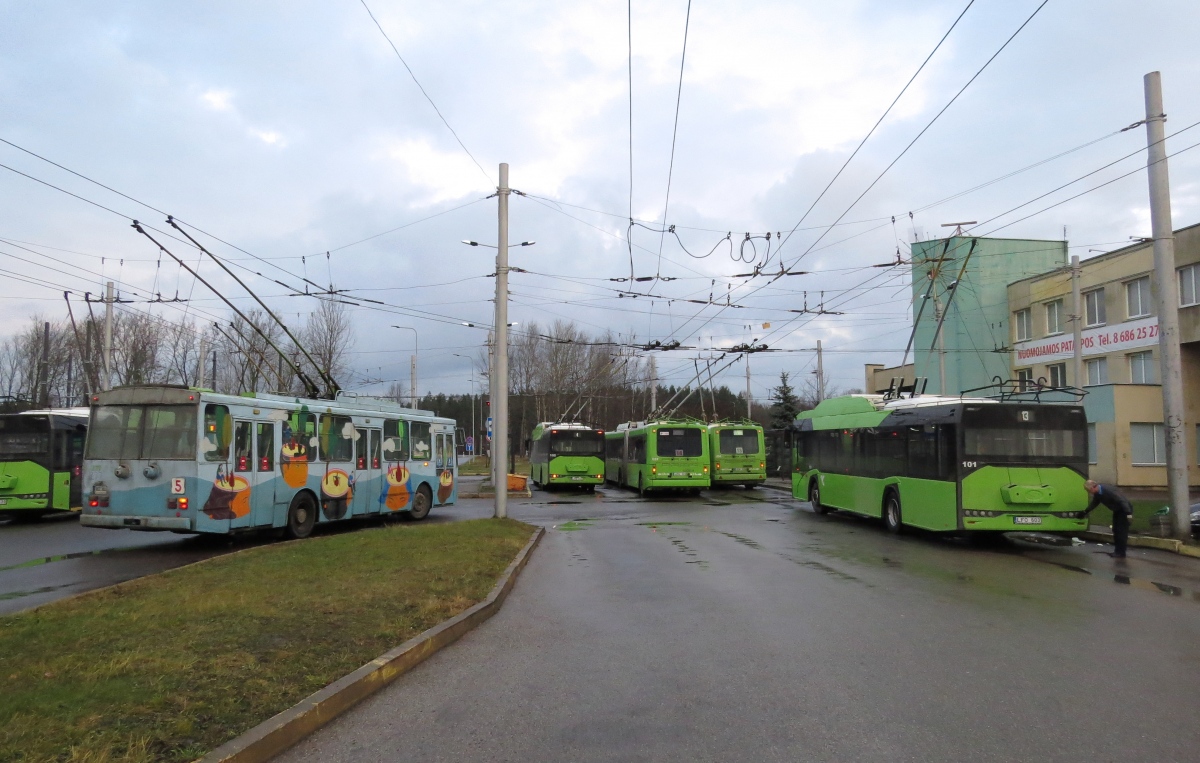 Kaunas, Škoda 14Tr02/6 № 277; Kaunas, Solaris Trollino IV 12 Medcom № 101