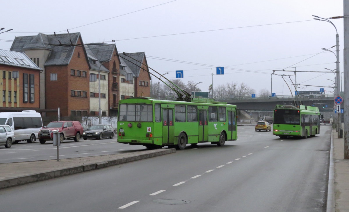 Каунас, Škoda 14Tr № 327
