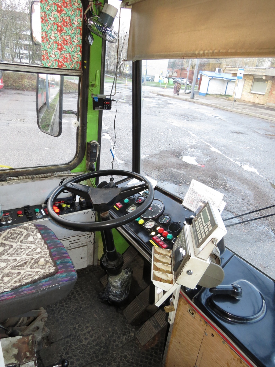 Каунас, Škoda 14Tr01 № 335