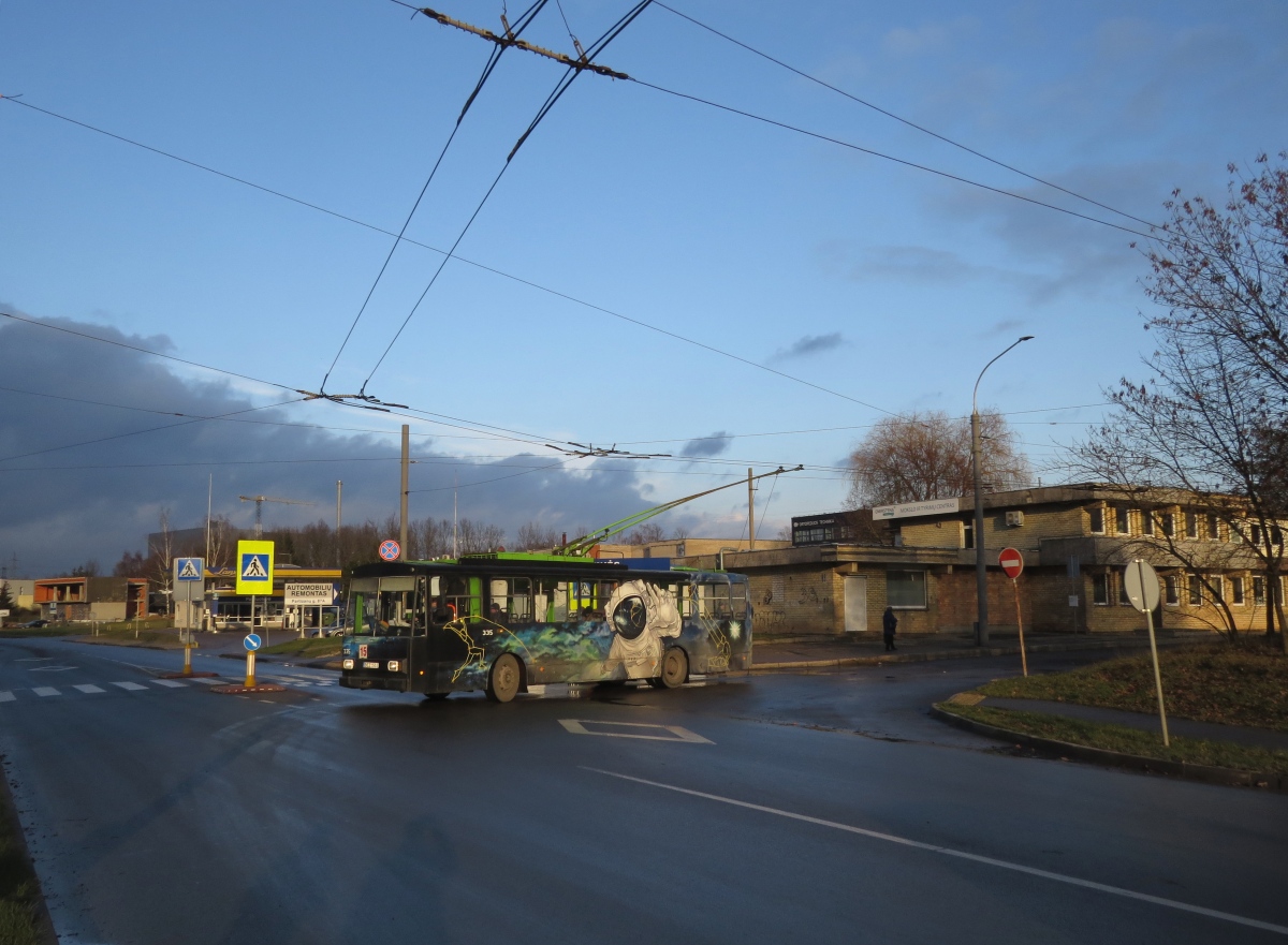 Каунас, Škoda 14Tr01 № 335