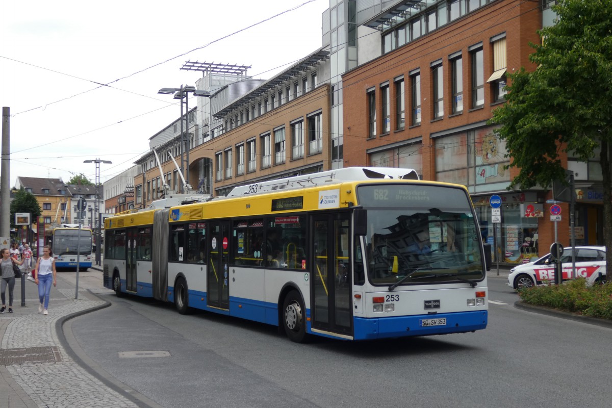 Solingen, Van Hool AG 300T Nr. 253