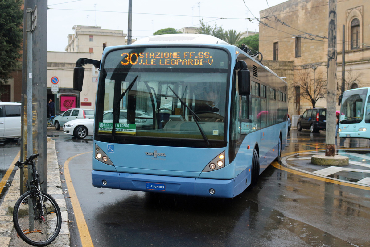 Лечче, Van Hool A330T № 009