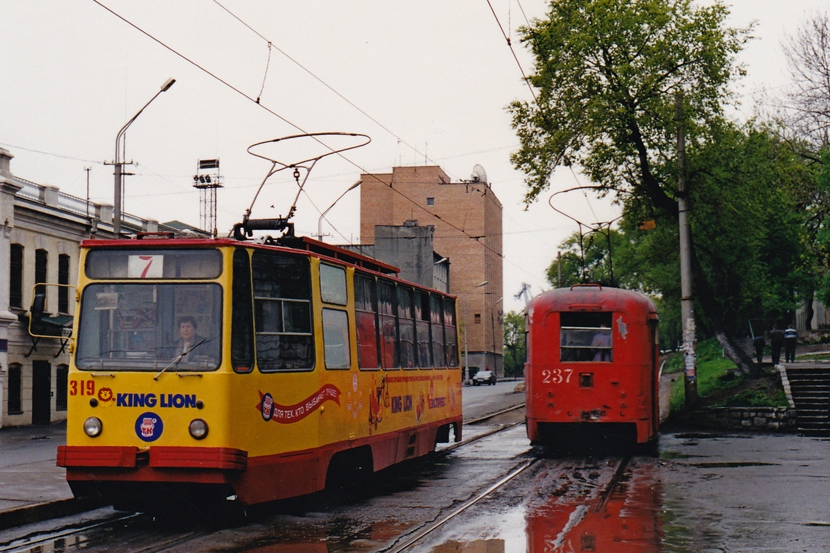 Владивосток, 71-132 (ЛМ-93) № 319; Владивосток, РВЗ-6М2 № 237