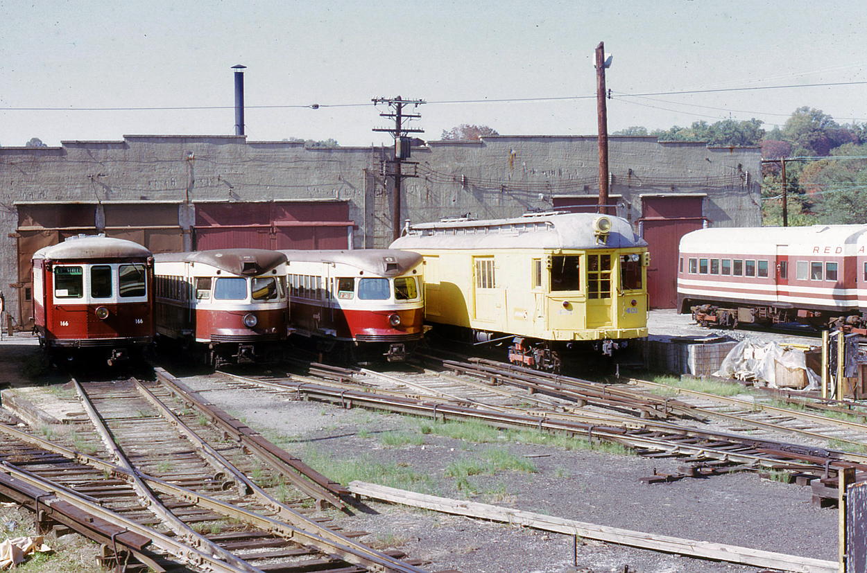 Philadelphia, Brill "Strafford car" Nr. 166; Philadelphia, Brill "Bullet car" Nr. 207; Philadelphia, Brill "Bullet car" Nr. 206; Philadelphia, St. Louis 4-axle motor car Nr. 401