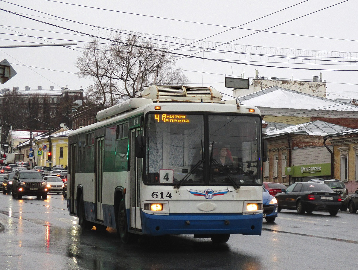 Kirov, BTZ-52768R č. 614