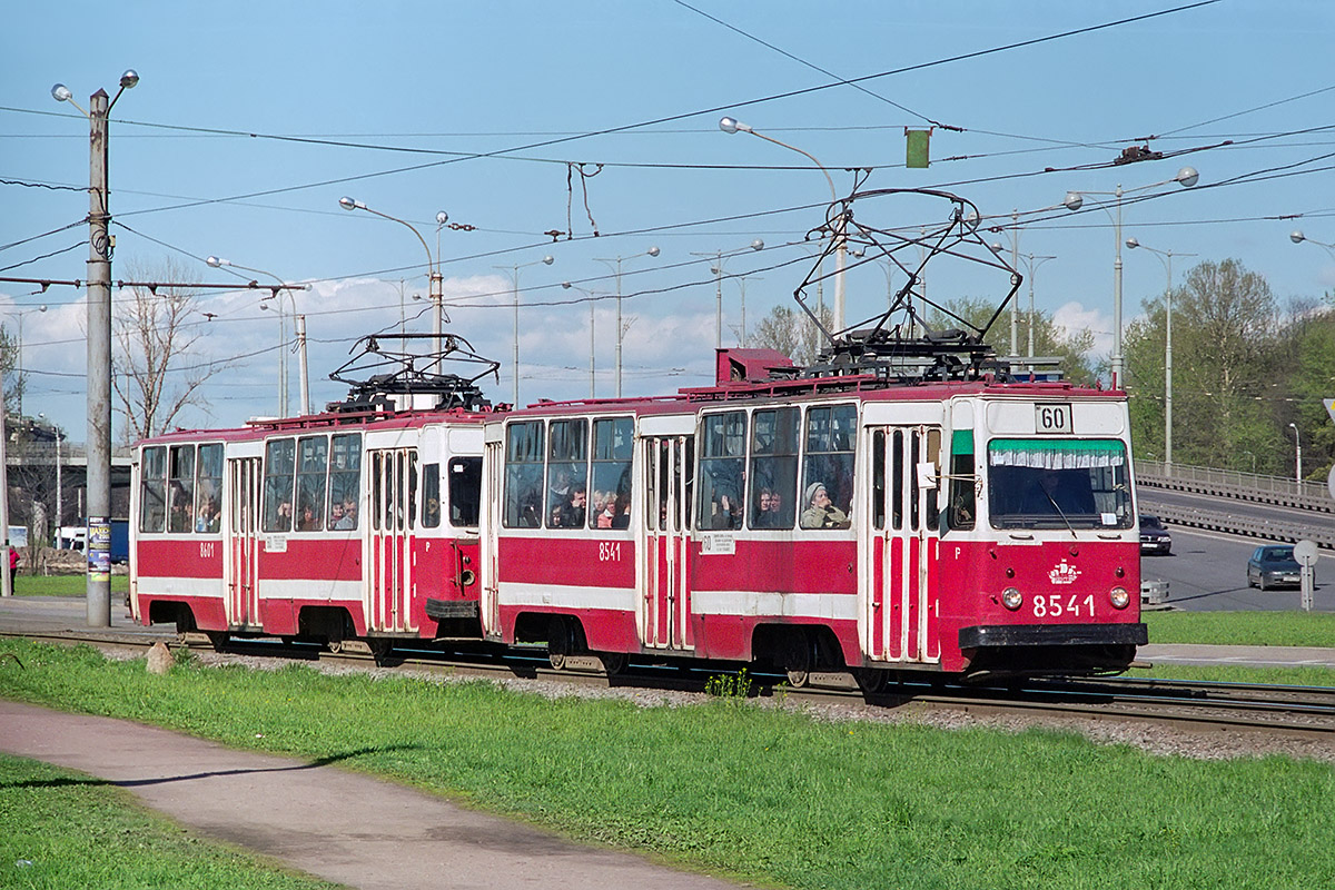 Sankt Petersburg, LM-68M Nr 8541; Sankt Petersburg, LM-68M Nr 8601