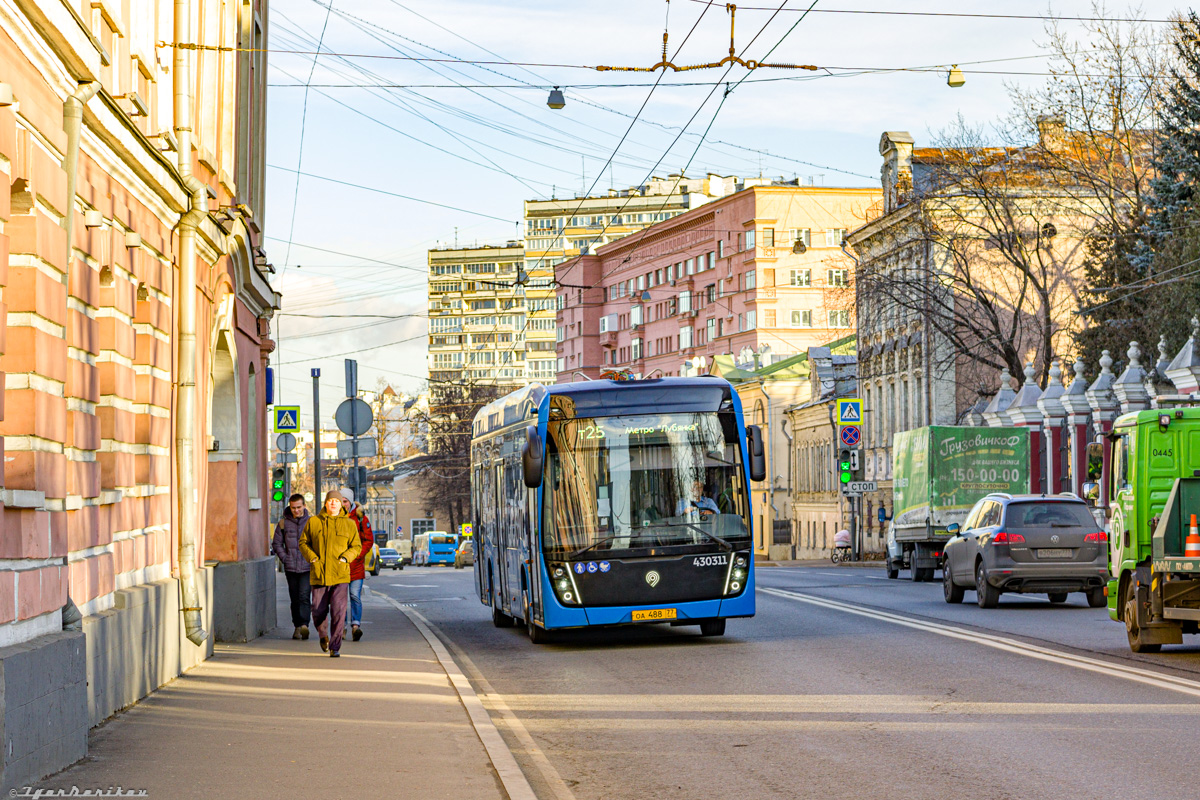 Москва, КАМАЗ-6282 № 430311