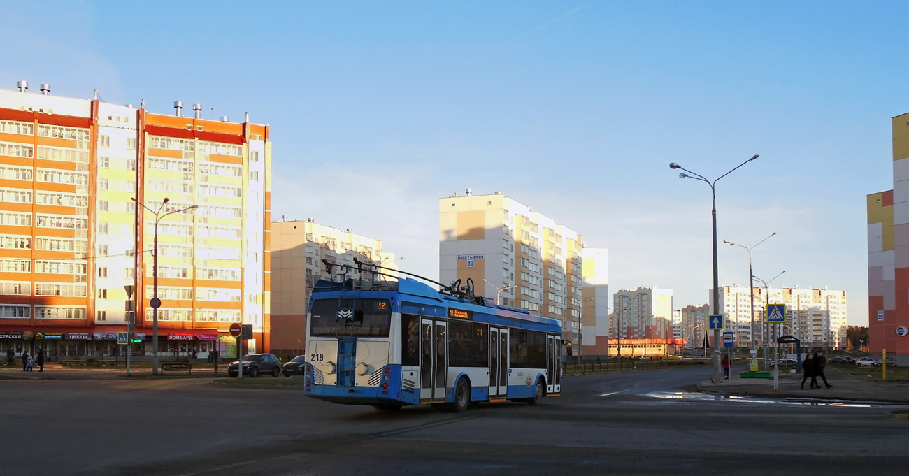 Витебск, БКМ 32100D № 219
