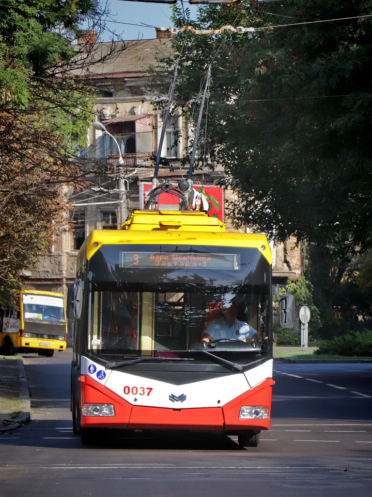 Одесса, БКМ 321 № 0037