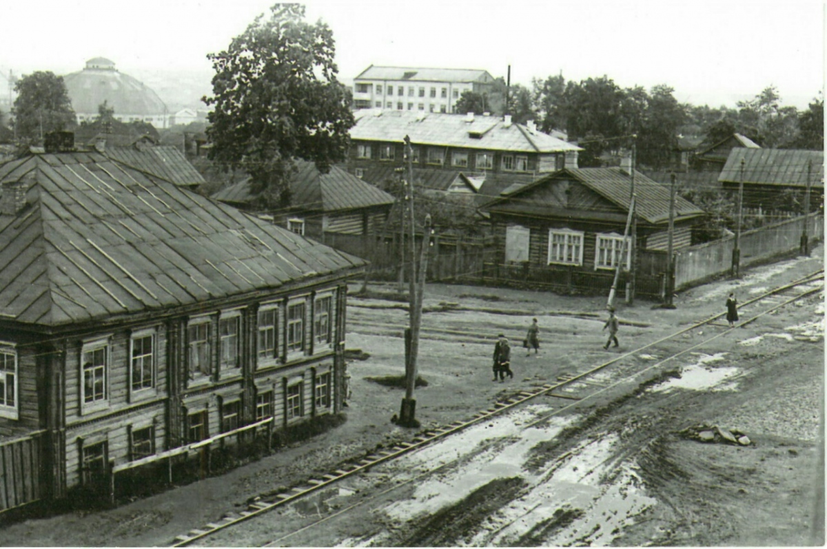 იჟევსკი — Electric transit lines; იჟევსკი — Miscellaneous photos; იჟევსკი — Old photos