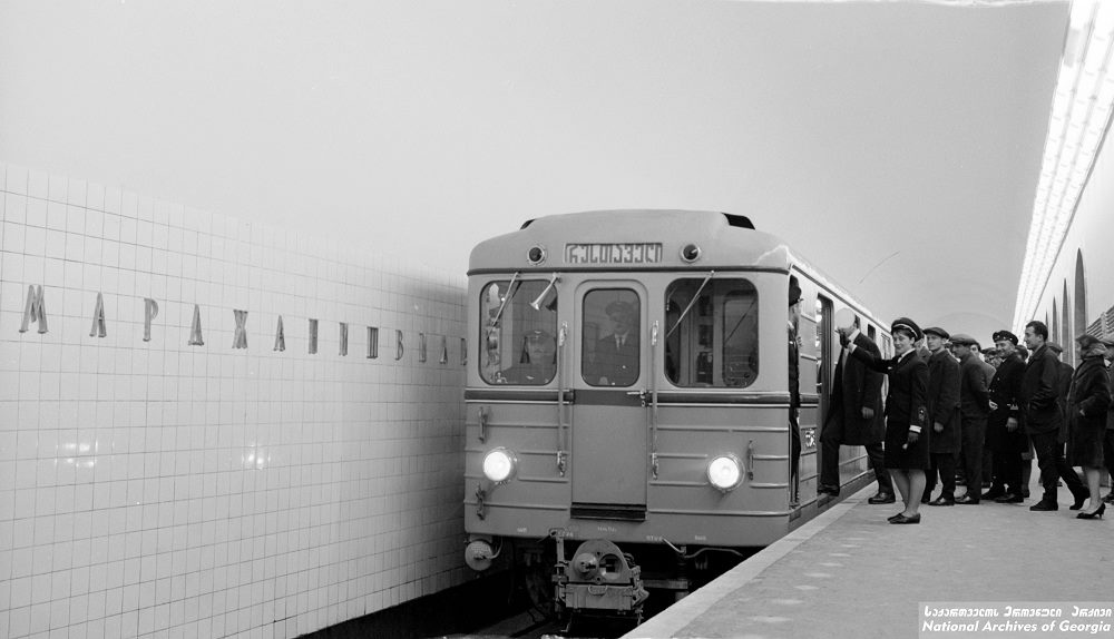 Тбилиси, Е № 3325; Тбилиси — Метрополитен — старые фотографии Тбилиси, Е № 3325; Тбилиси — Метрополитен — старые фотографии