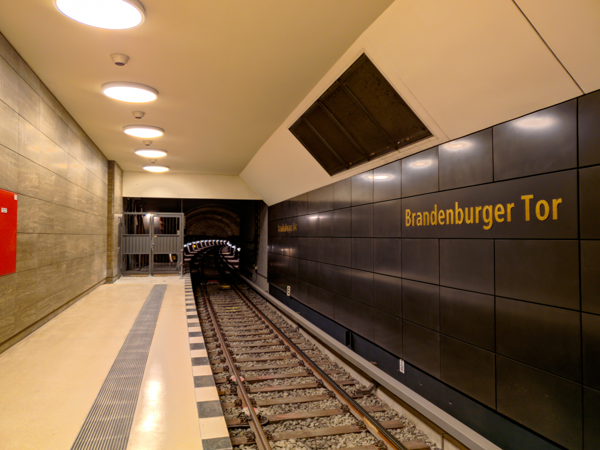 Берлин — U-Bahn — линия U55