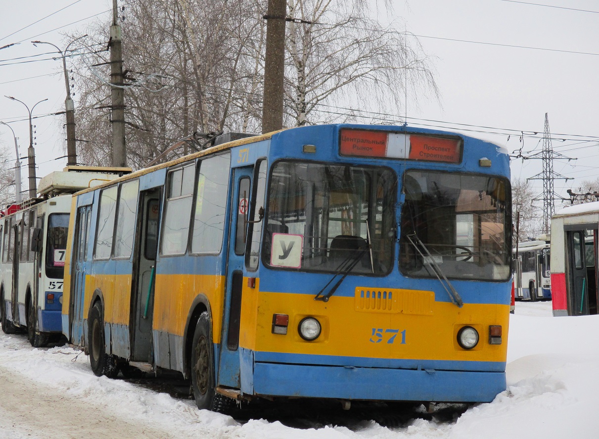 Киров, ЗиУ-682Г (СЗТМ) № 571